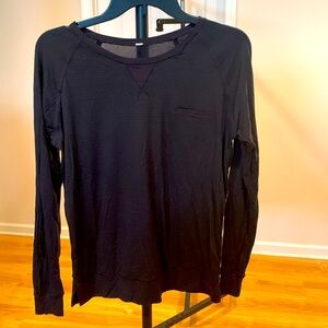 Women LuLuLemon Relaxed looking long sleeve shirt with black stripes size large